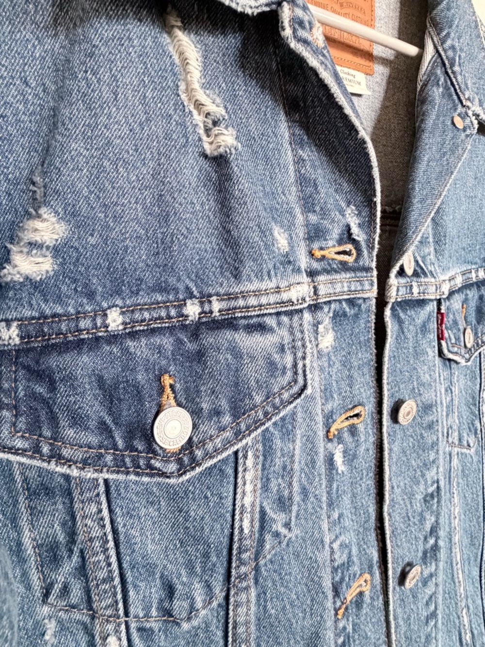 Levi's Premium 90's Trucker Distressed Denim Jacket Unisex Grunge Blue XS NWT - Picture 5 of 15